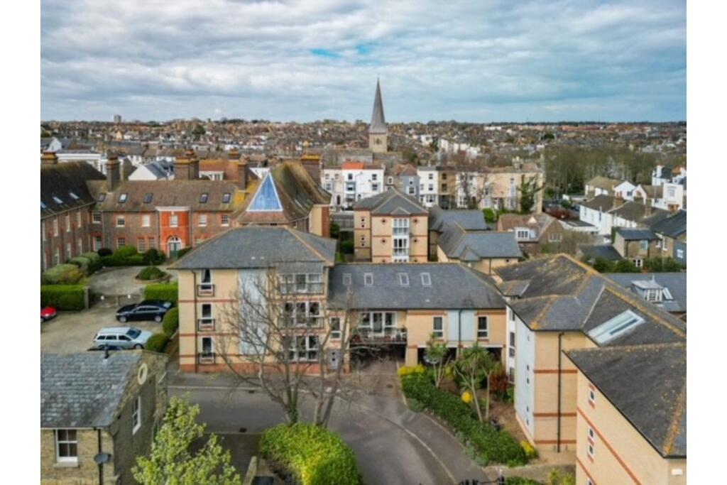 2-bed flat on 6 Priory Courtyard, Ramsgate, CT11, £275,000