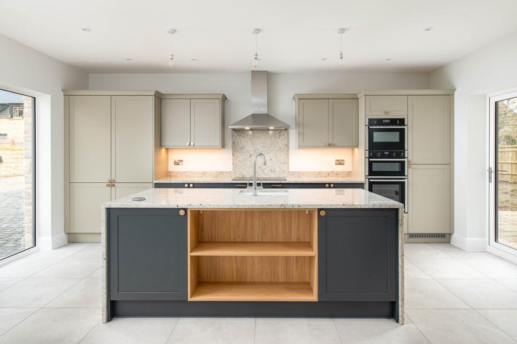 Andrews Drive, Marshfield, SN14 photo 2