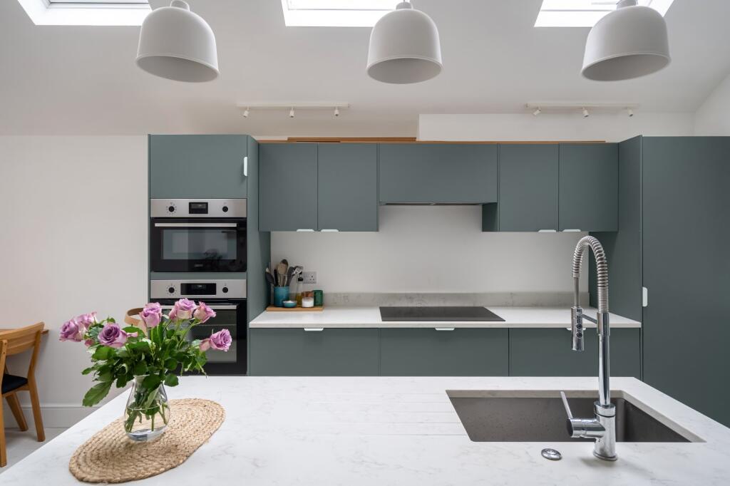 House in Guildford - View 4