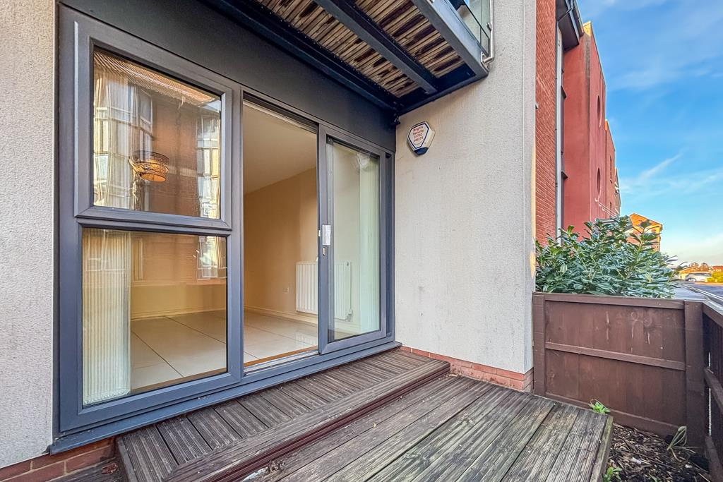 2-bed flat on West Street, Southend-on-Sea, £195,000