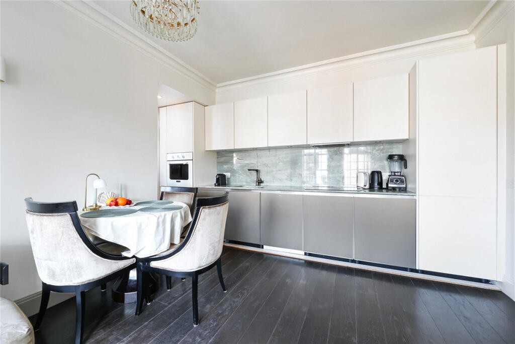 Apartment in London - More