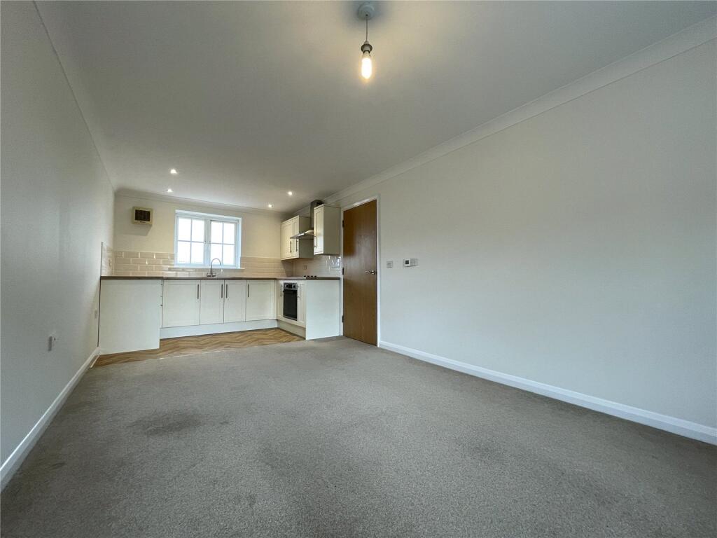 Apartment in Taunton, Firepool - View 3
