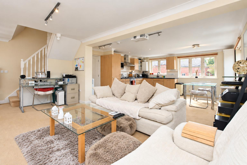 Apartment in Milton Keynes - View 5