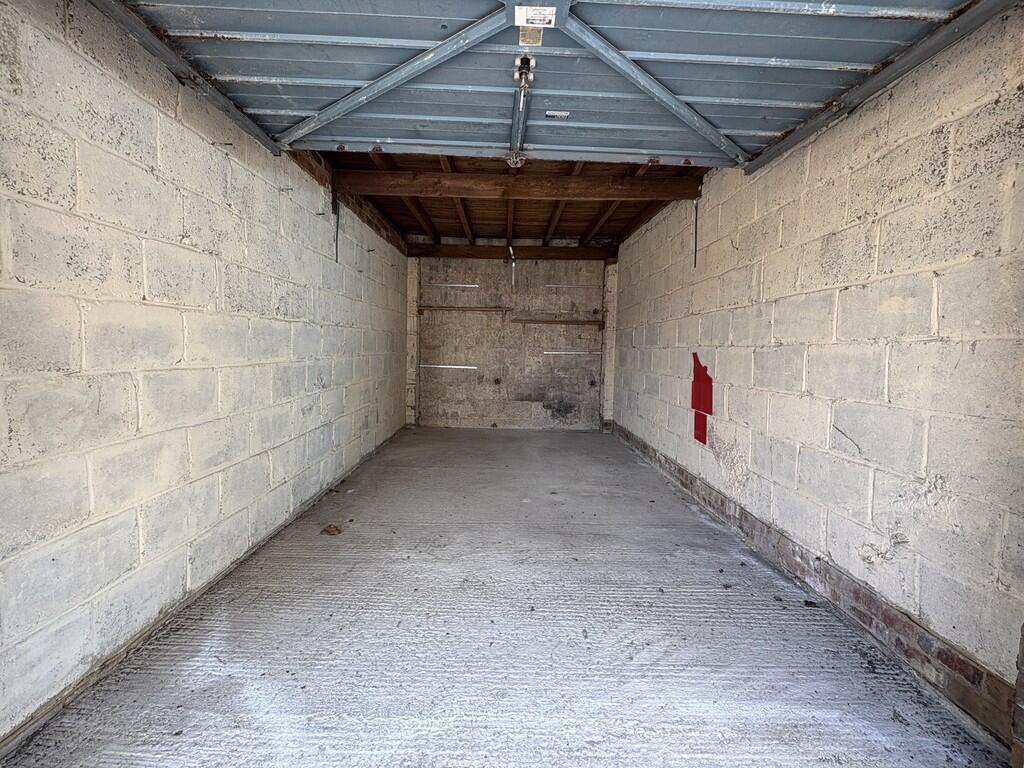 Rugby Court, Brighton photo 3