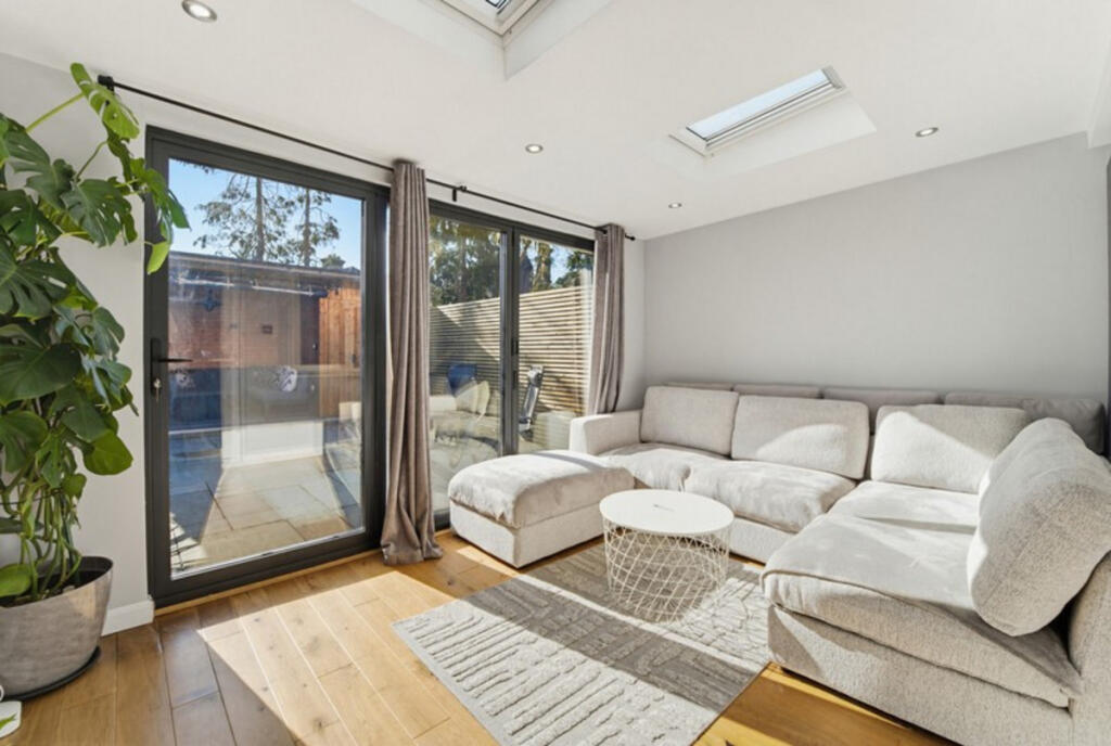 Main image of property: Tanglewood Close, Uxbridge, UB10
