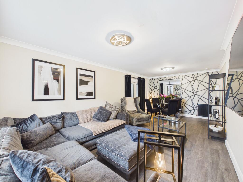 House in Glasgow, South Lanarkshire - View 2