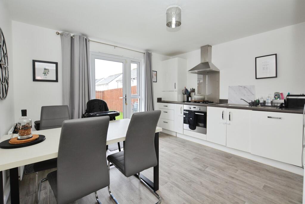 House in Brookfield, Merchiston, Renfrewshire - More