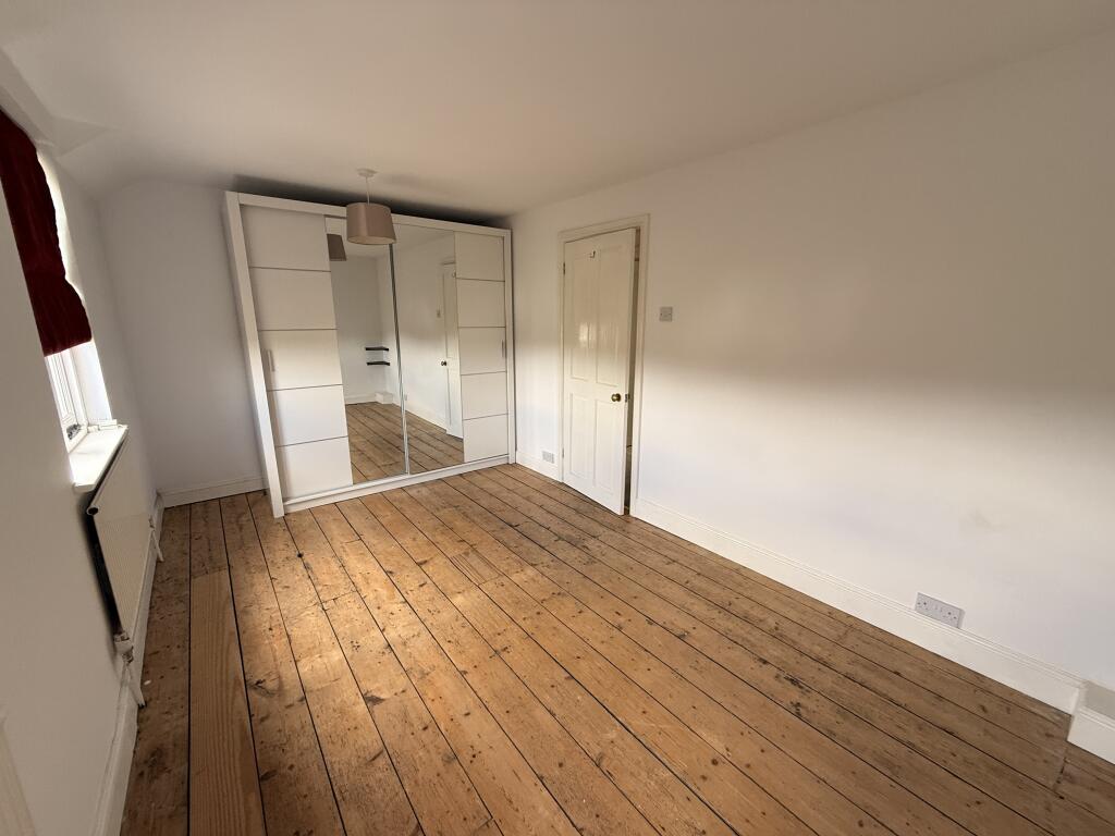 House in Hungerford, Eddington - More