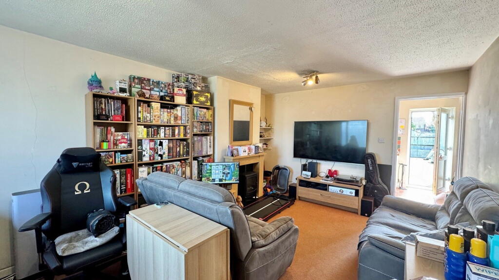 Browning Close, Thatcham, RG18 3EF - View 3