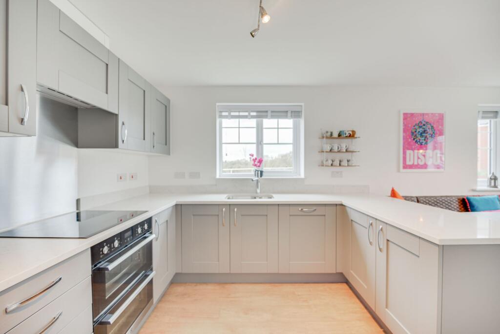 House in Sandbach, Wheelock - More