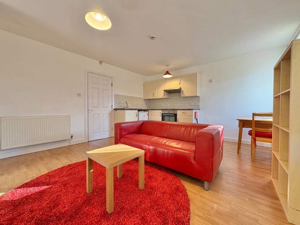 Apartment in Leeds, Far Headingley, Headingley - View 2