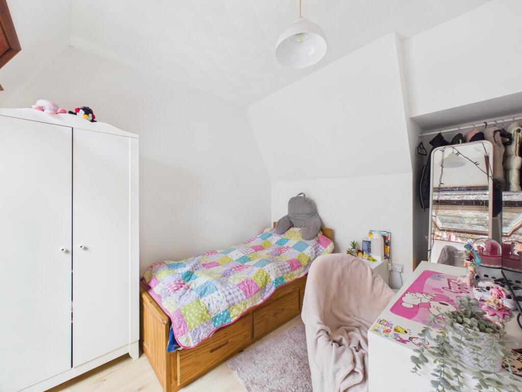 Apartment in Neath, Cimla - More