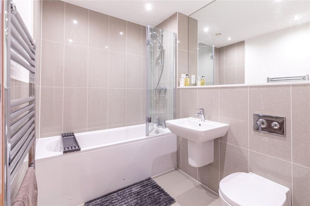 Apartment in Reading, Greenham - View 5