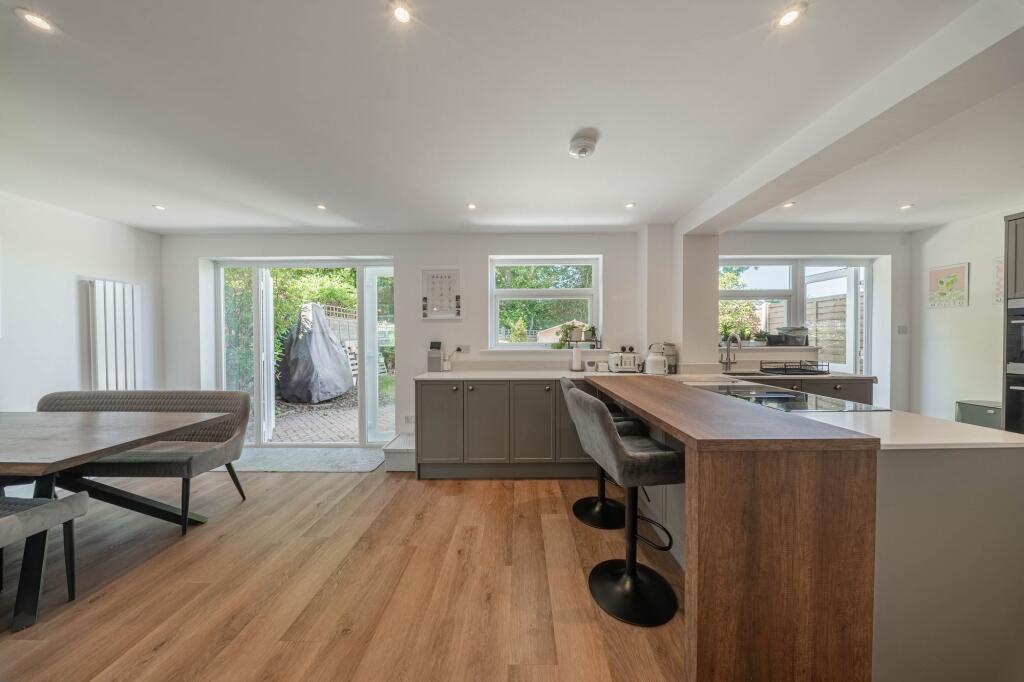 House in Haywards Heath - View 4