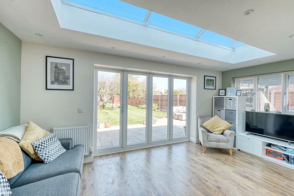 House in Worcester, St Peters, Nunnery Wood - View 5