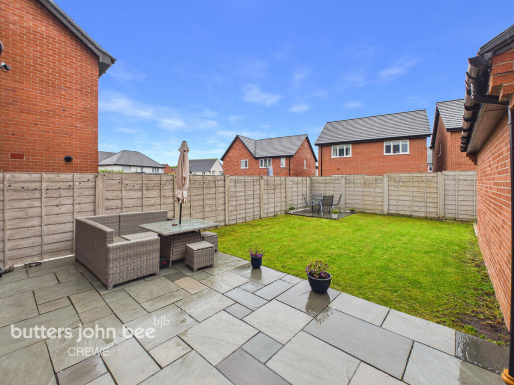 Orchardfield Close, Crewe photo 3
