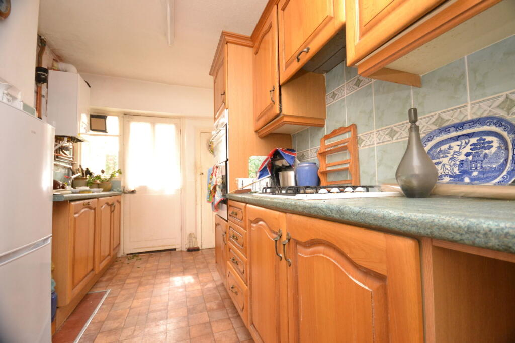 Downlands Avenue, Worthing, BN14 9HF photo 2