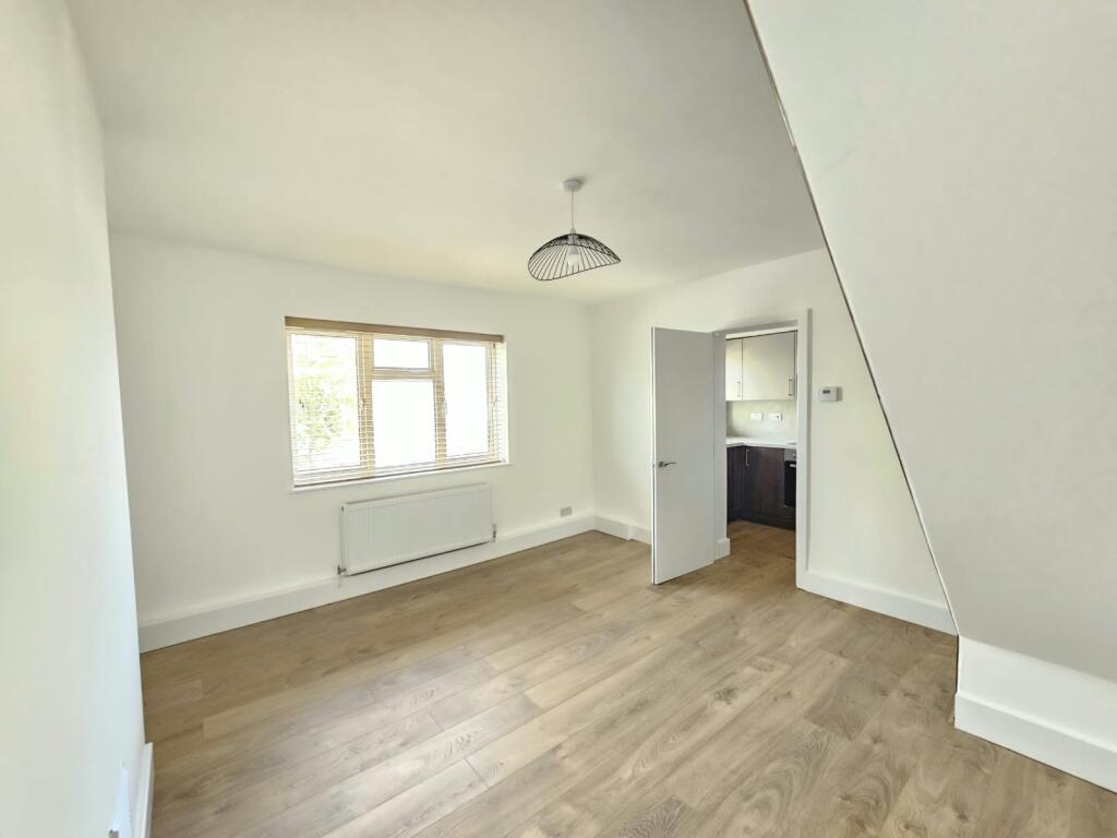 Main image of property: Flat C, Station Road, Crayford, Dartford, Bexley