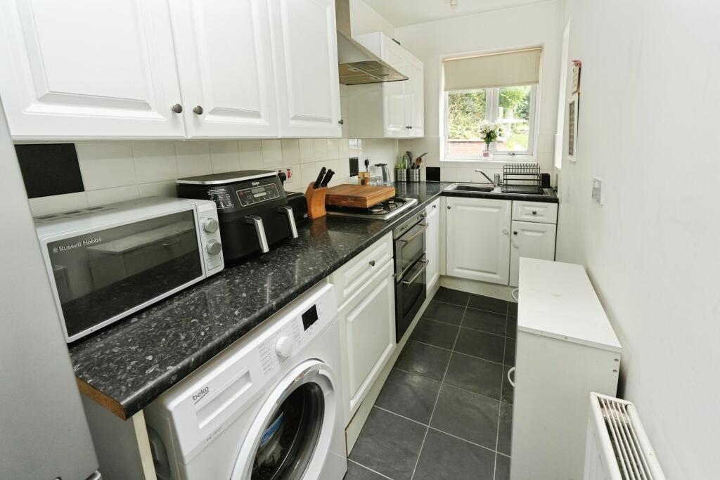 House in Sandwell, West Midlands - More