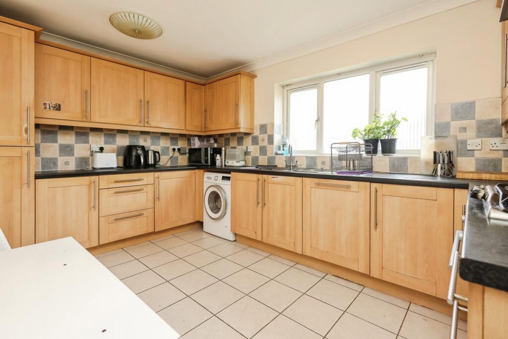 Queens Road, SMETHWICK, West Midlands, B67 photo 5