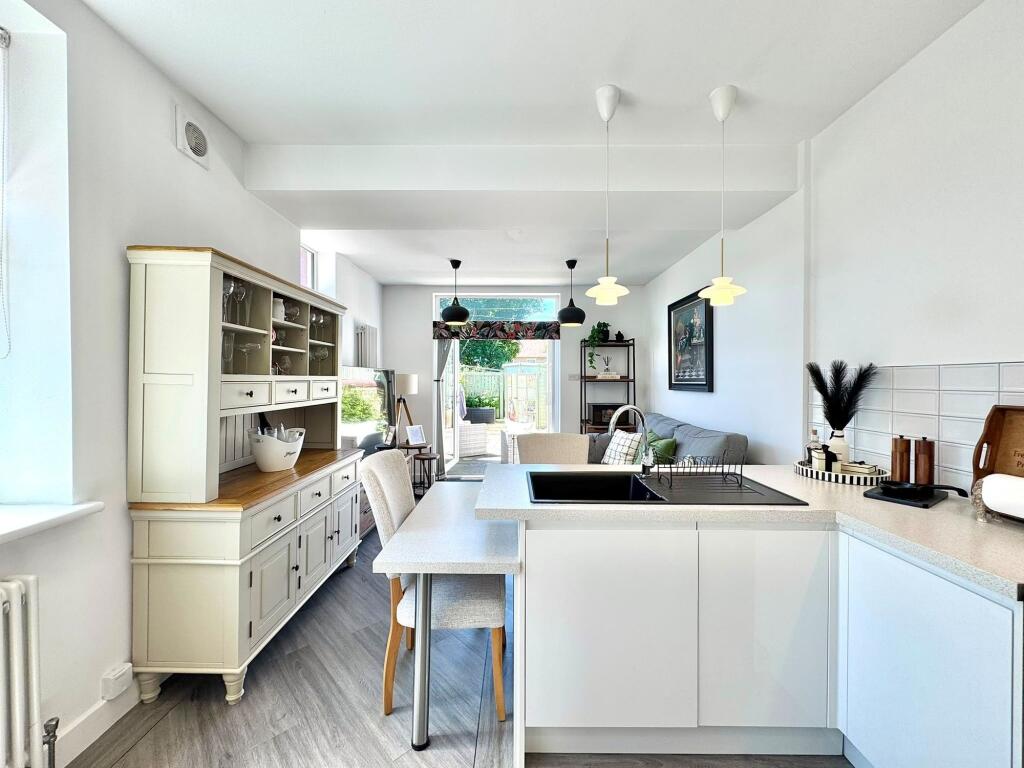Bentinck Drive, Troon, KA10 - More
