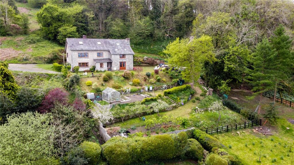 5-bed detached on Brynford Road, Holywell, Flintshire, CH8, £560,000