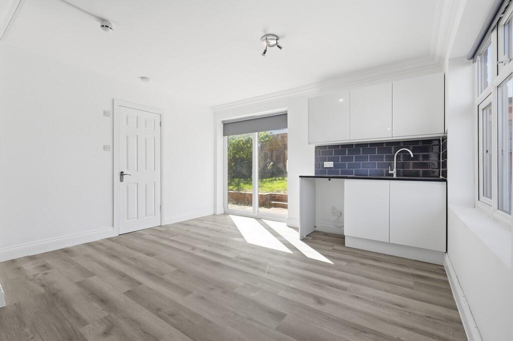 Main image of property: Masters Close, Luton