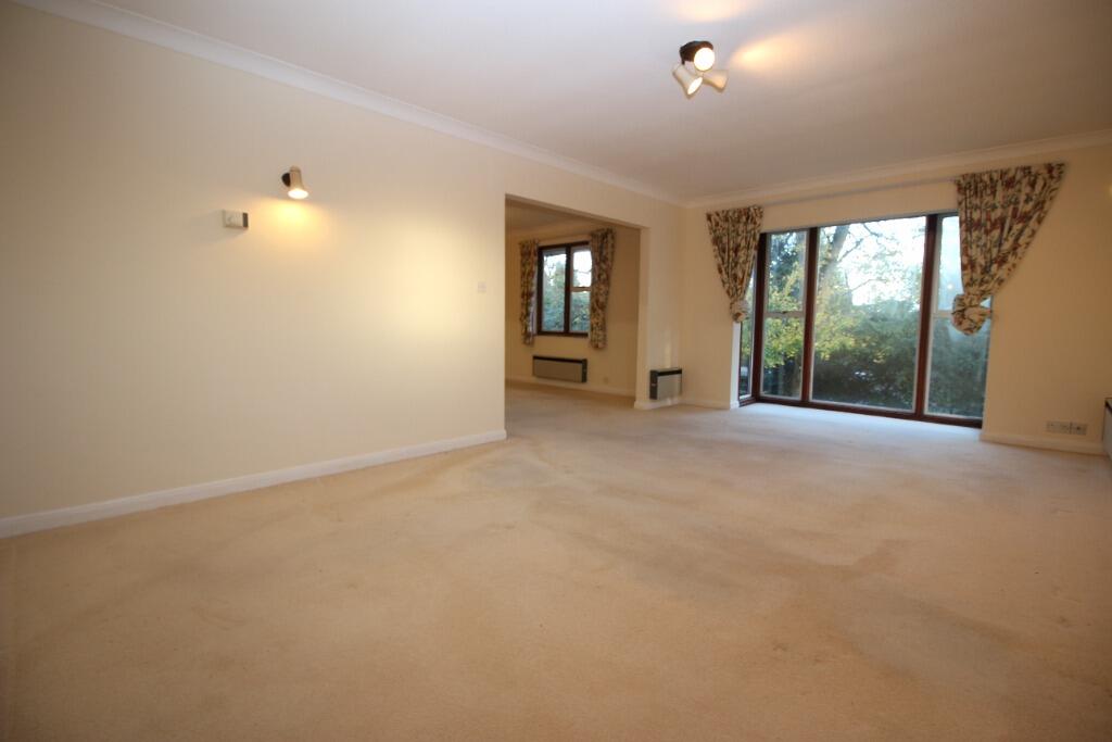 Apartment in Hemel Hempstead - View 2