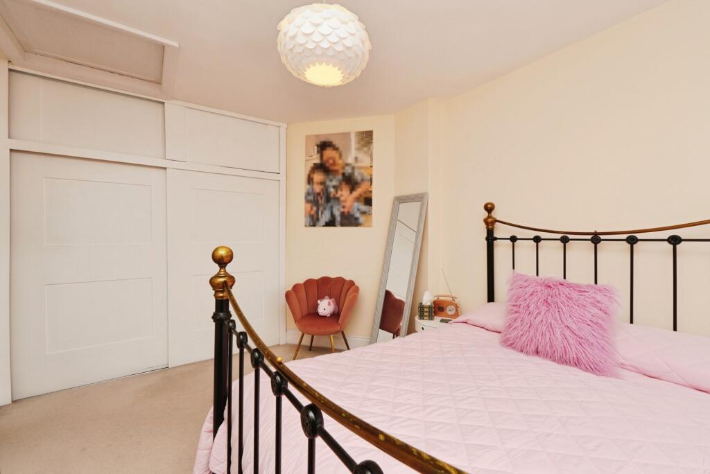 House in London - View 5
