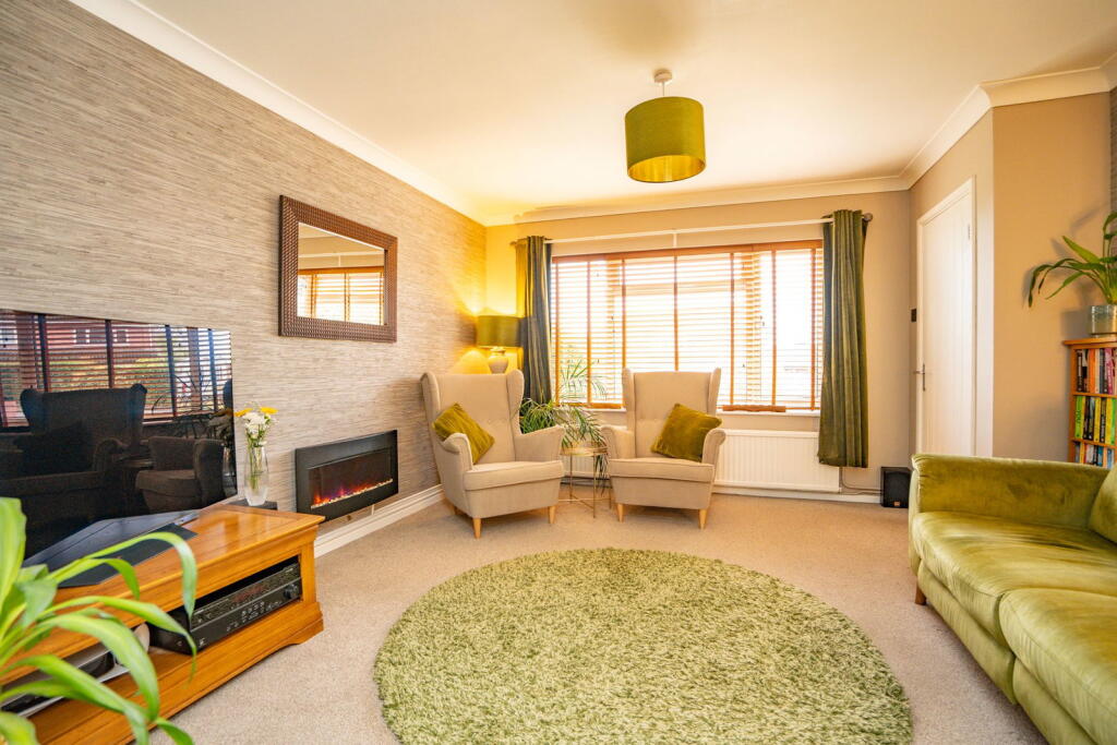 House in Worcester - View 4