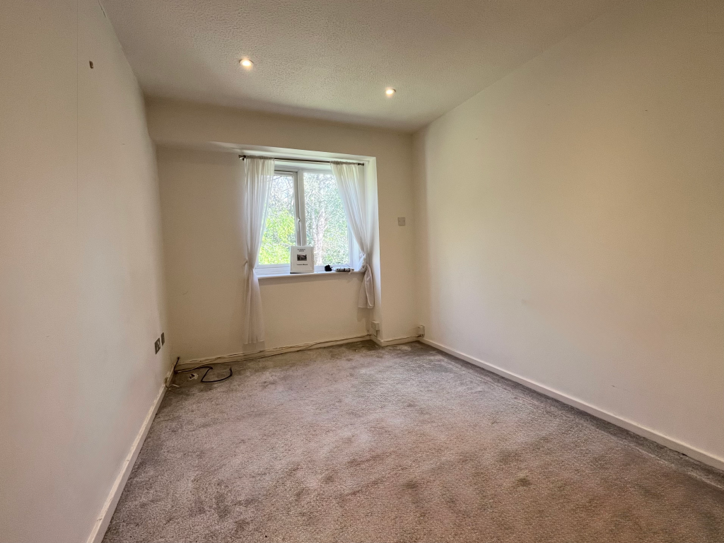 Apartment in Solihull, Elmdon Heath - View 2