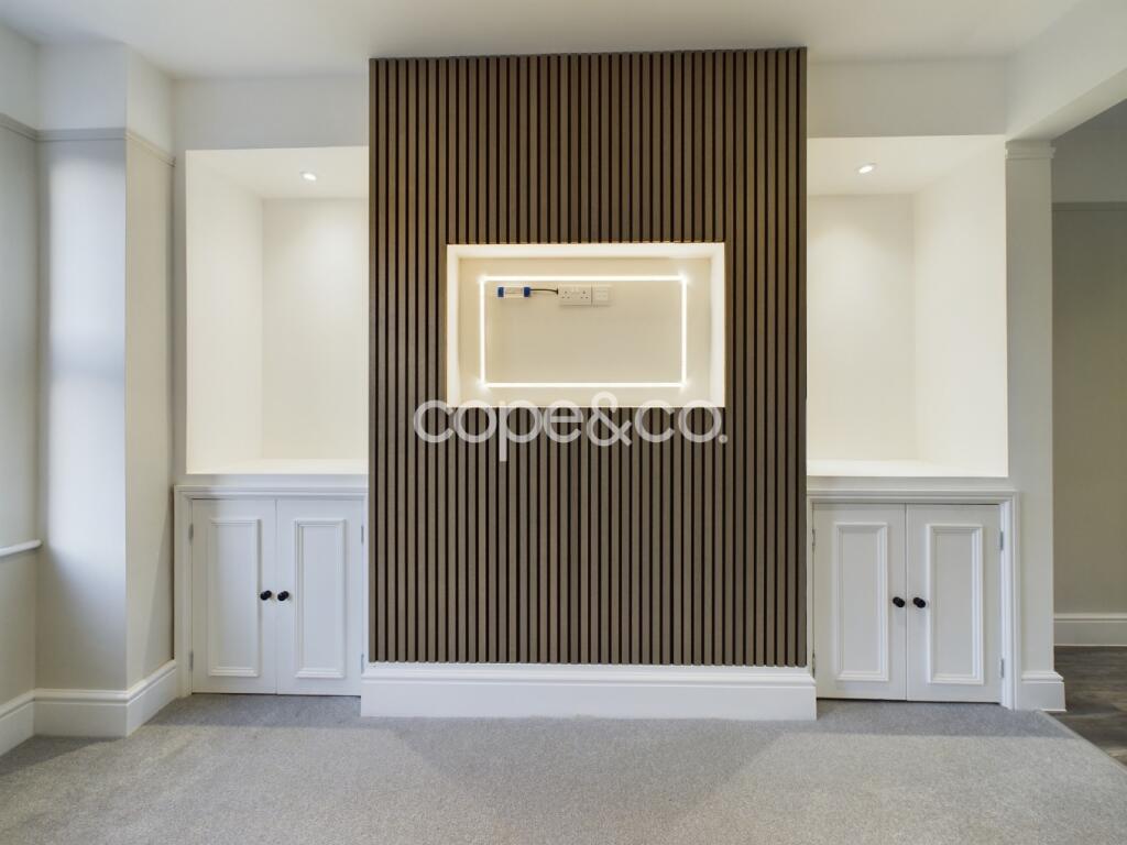 House in Amber Valley, Heanor and Loscoe CP - More