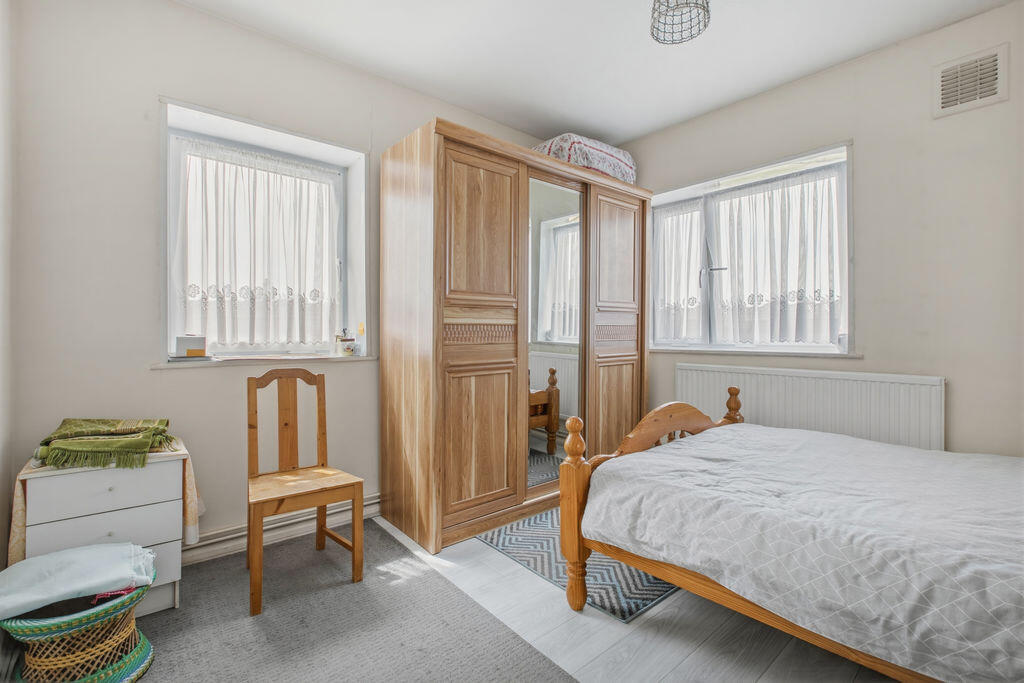 Apartment in London, Bancroft Estate, Bethnal Green - View 4