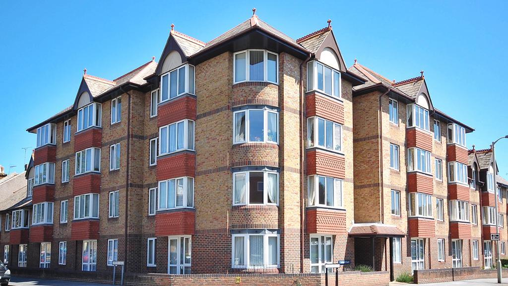 Main image of property: Oakland Court, Kings Road, Herne Bay, CT6 5RL