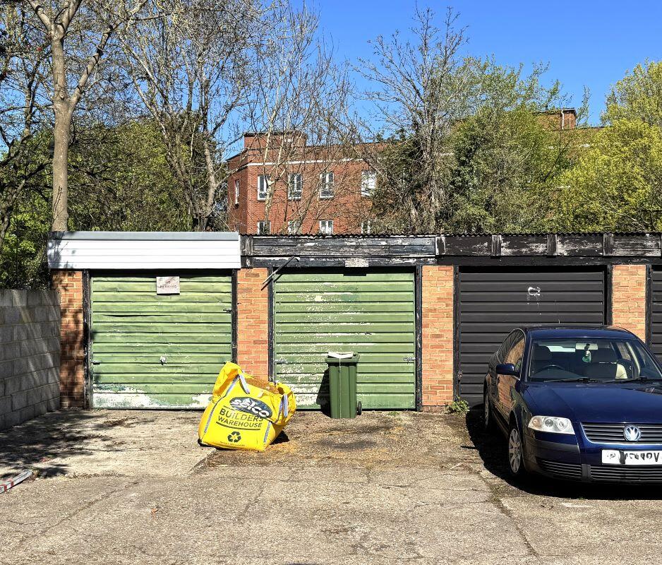 Main image of property: Garage 2, Methuen Close, Edgware, HA8 6HA