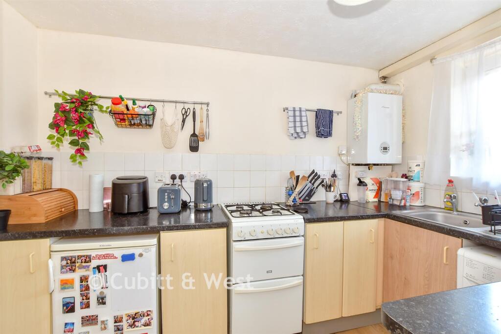 Fyning Street, Portsmouth, Hampshire - View 4