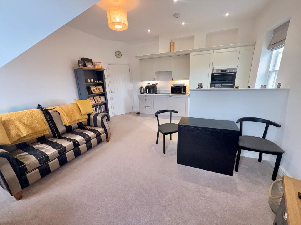 Apartment in Torquay - View 2