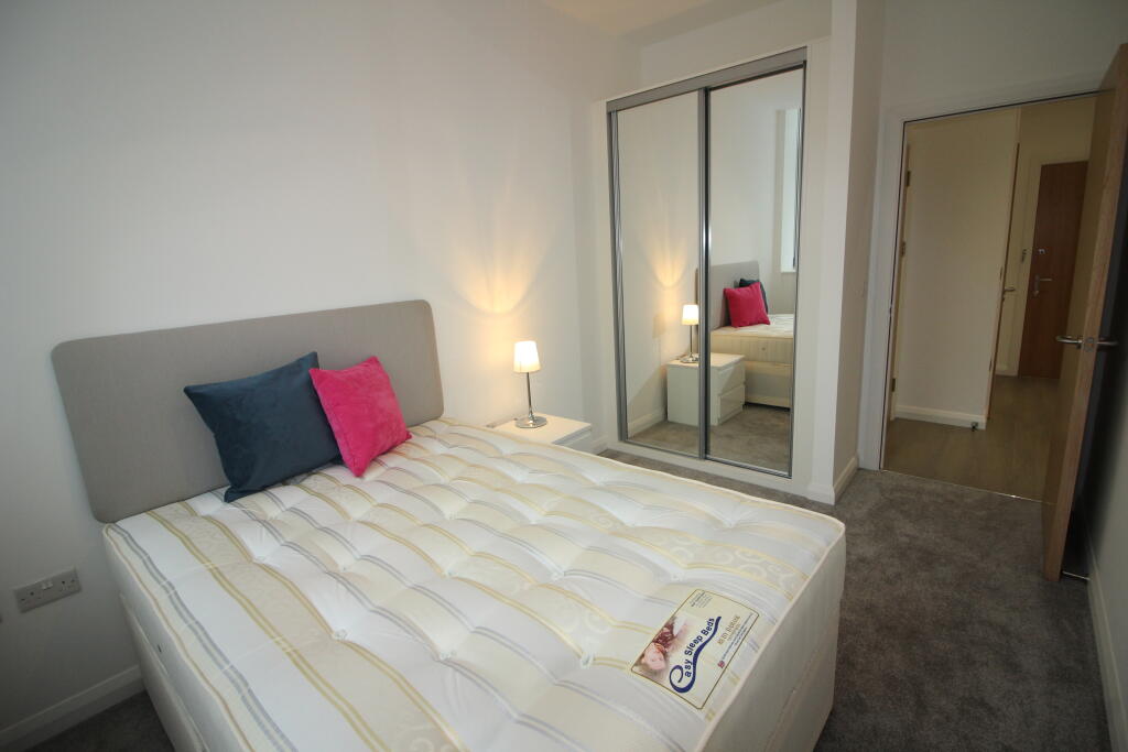 Apartment in Coventry, Spon End - More