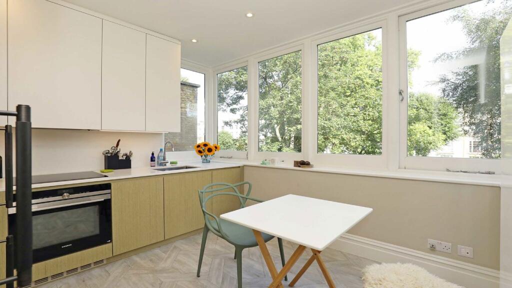 Apartment in London - View 5