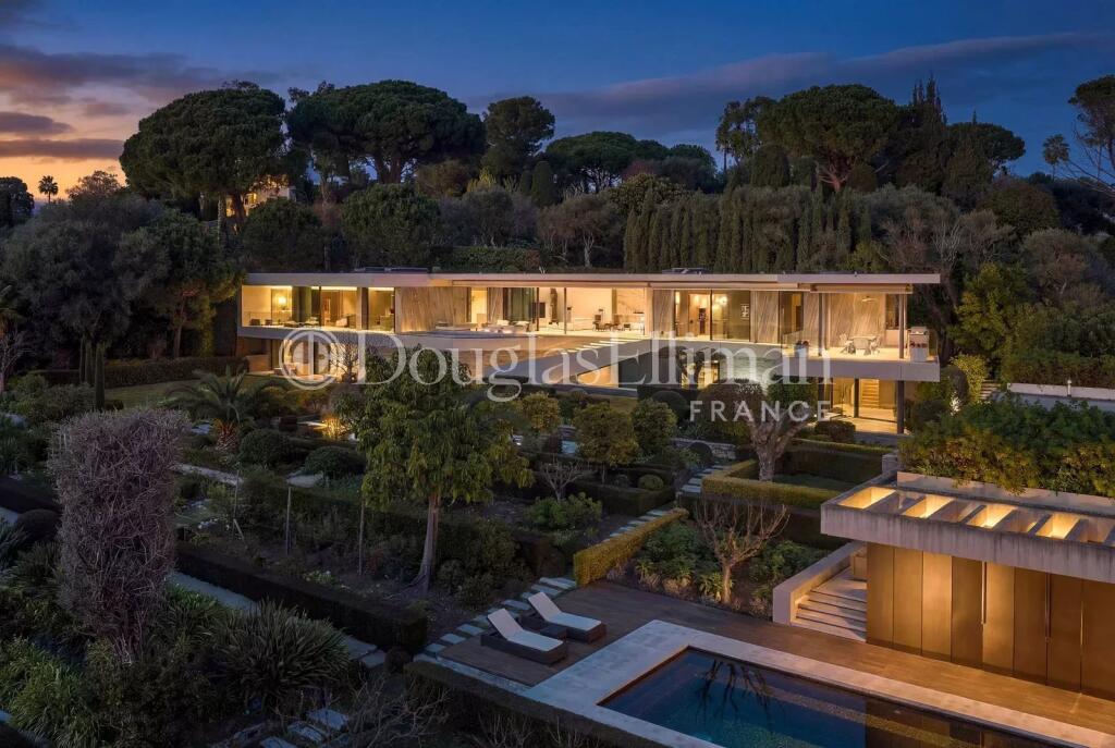 Main image of property: Provence-Alps-Cote d`Azur, Alpes-Maritimes, Antibes
