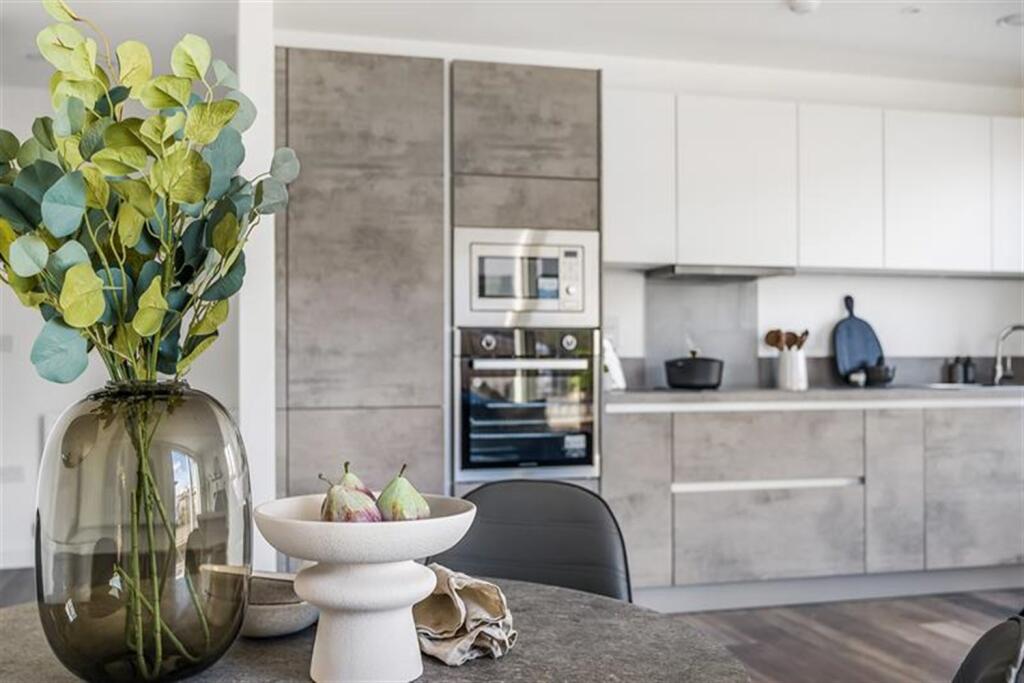 Main image of property: 2 bed, 2nd floor, Dunlin, Pelican House in Fresh Wharf