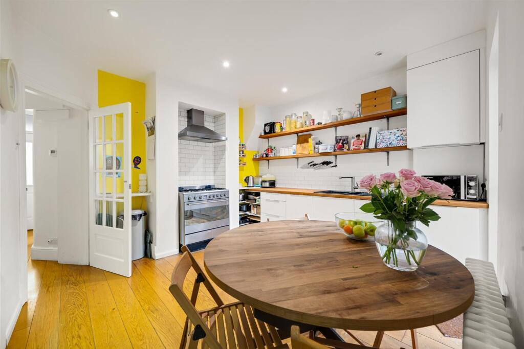 House in Bromley - View 5