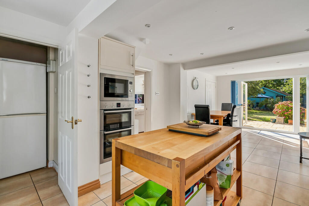 House in Reading, Caversham Heights - View 5