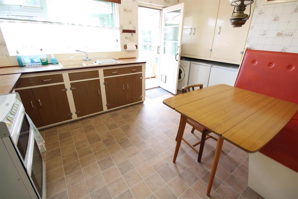 House in Gurnard, Rew Street - View 2