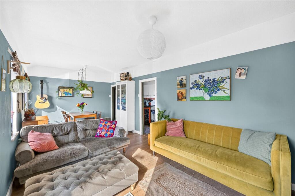 Apartment in London, Highams Park - More