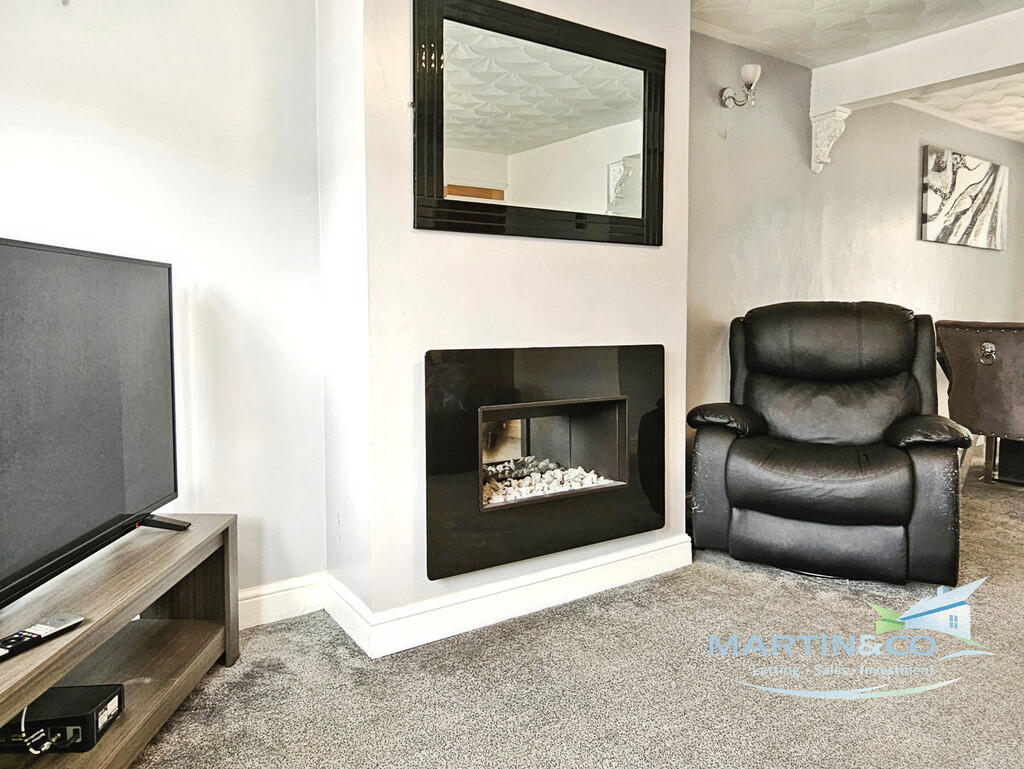 Sherbourne Drive, Heywood photo 4