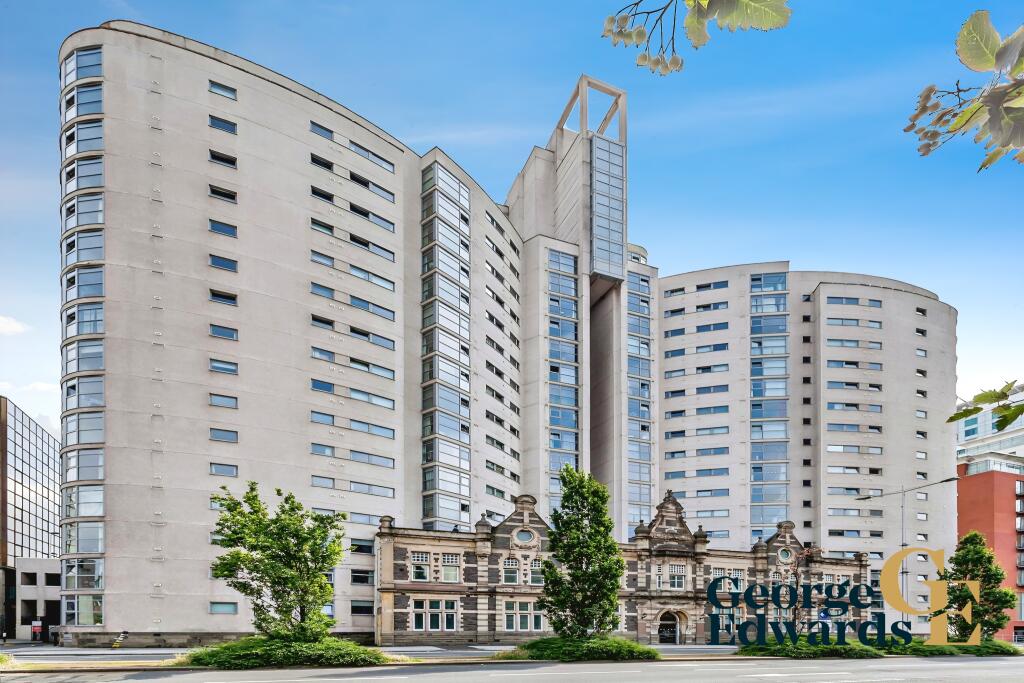 Main image of property: Apartment in Altolusso, Bute Terrace, CF10 2FF.