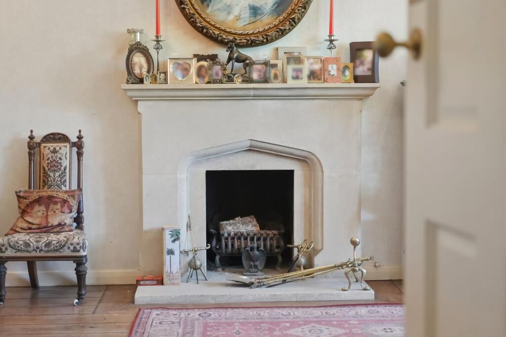 House in Tandridge, Hurst Green, Oxted - View 3