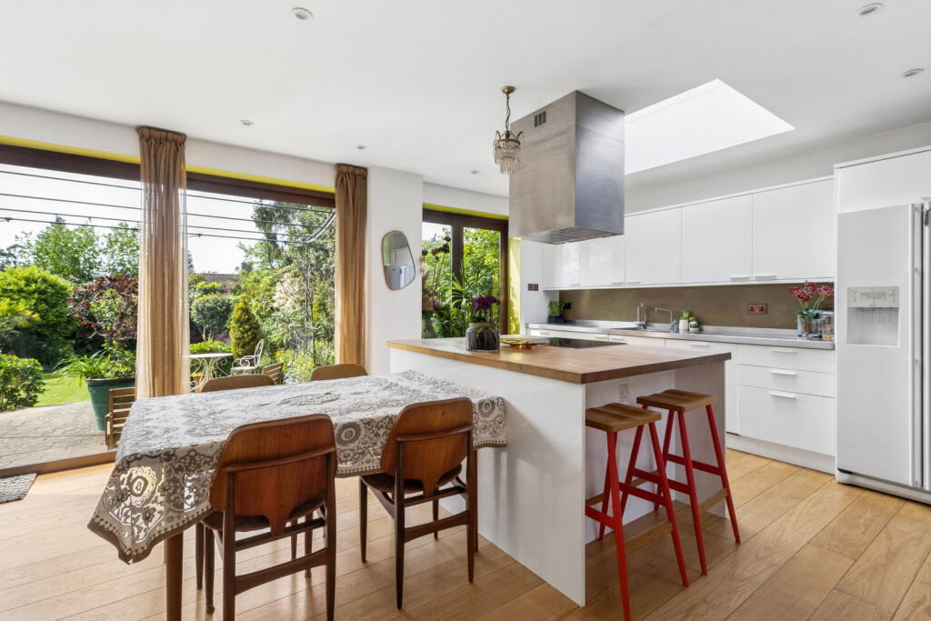 House in Harrow - More