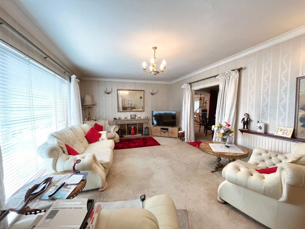 35 St. Fagans Drive, Cardiff CF5 6EF photo 2